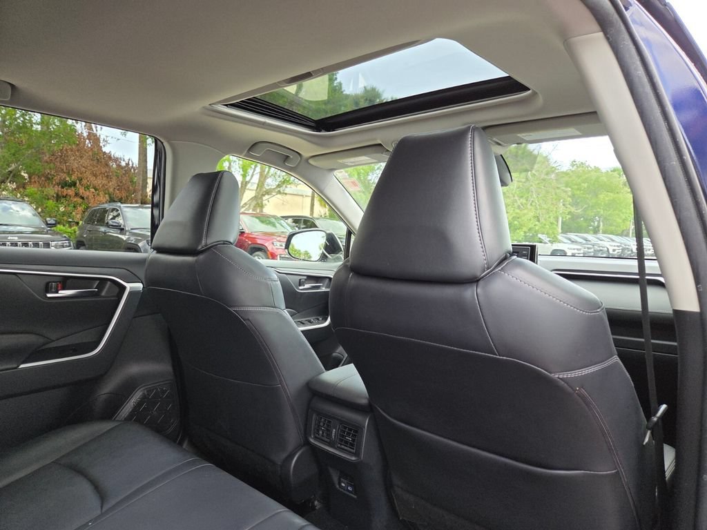 Used 2022 Blueprint Toyota XLE Premium image 17