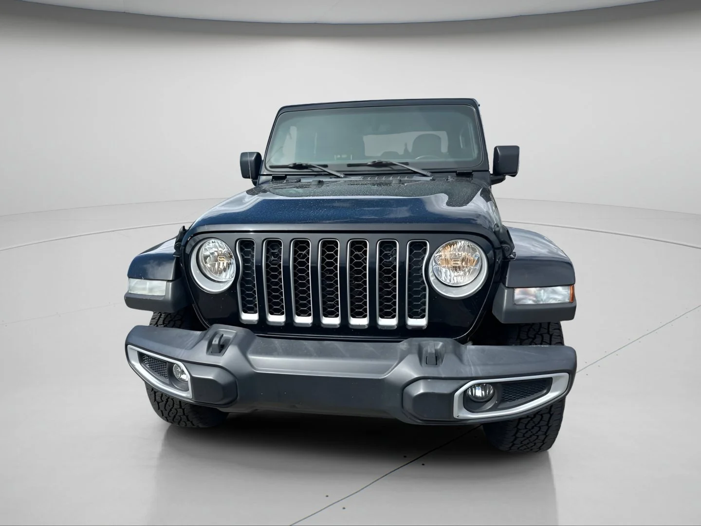 Certified Used 2022 Black Clearcoat Jeep Overland image 3