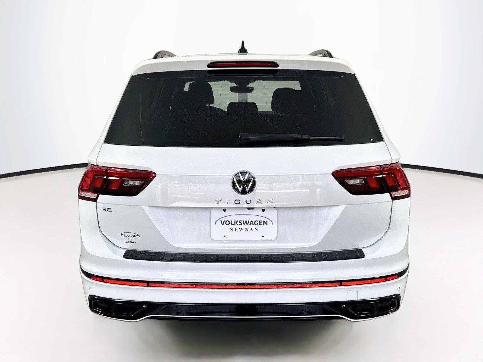Used 2023 Opal White Pearl Volkswagen SE R-Line Black image 5