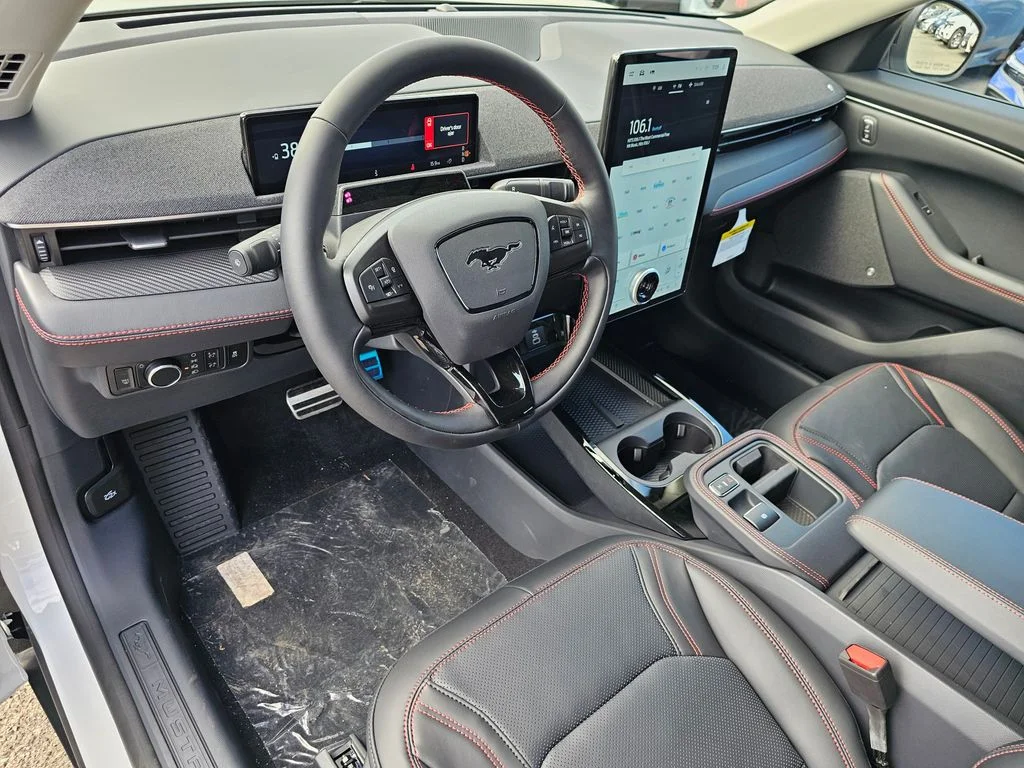 2025 Ford Mustang Mach-E Premium - Photo 19