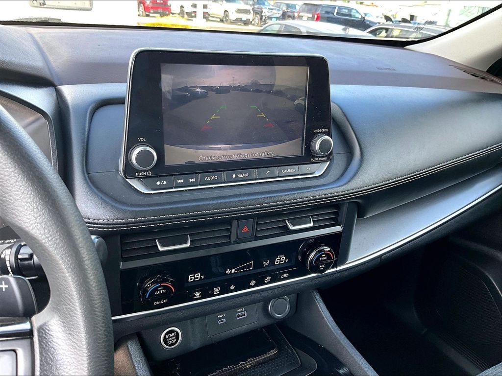 Used 2023 White Nissan SV image 19