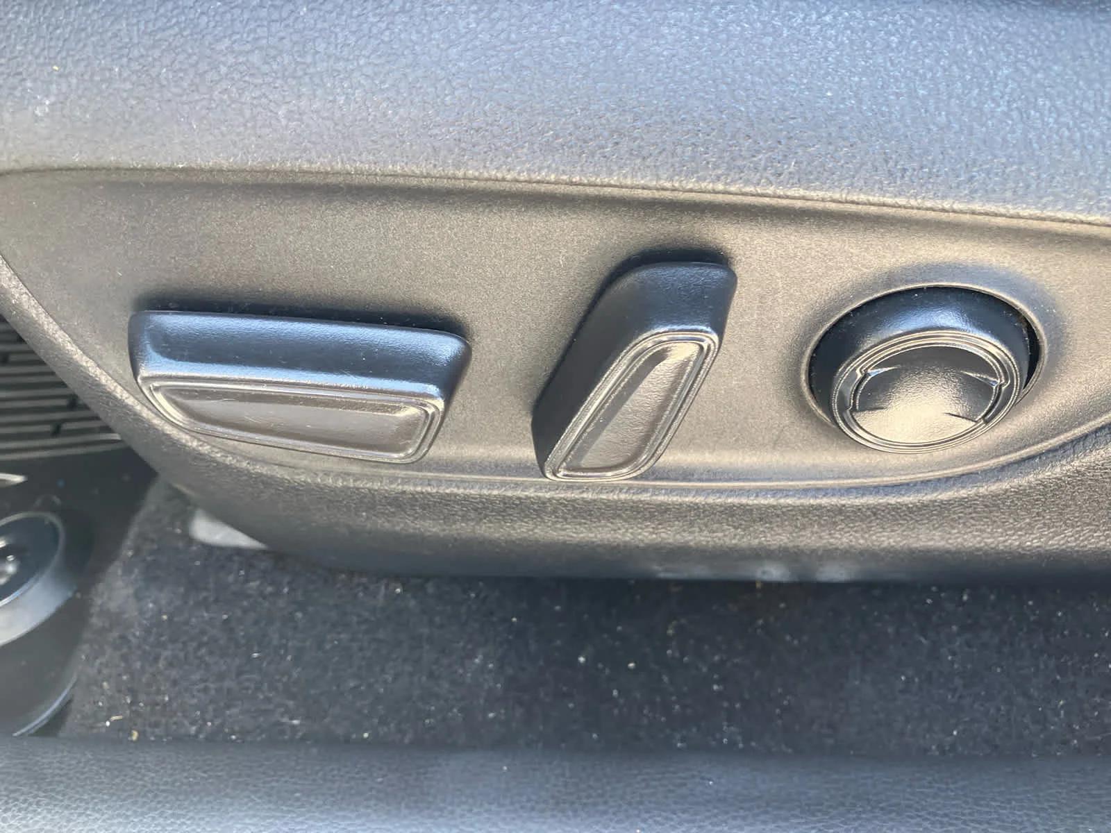 Used 2019 Blizzard Pearl Toyota Limited image 11