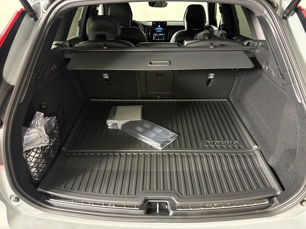 New 2026 Gray Metallic Volvo Ultra image 37