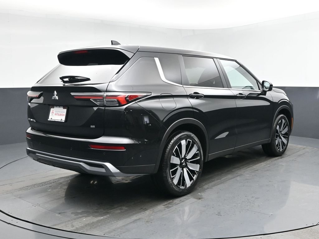 New 2026 Black Mitsubishi SE image 21