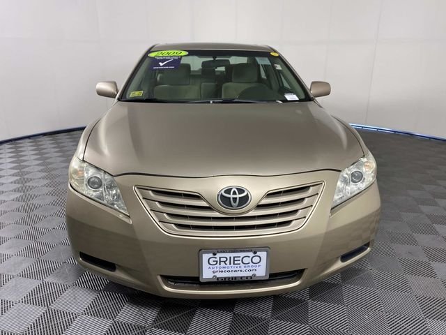 Used 2009 Beige Toyota LE image 3