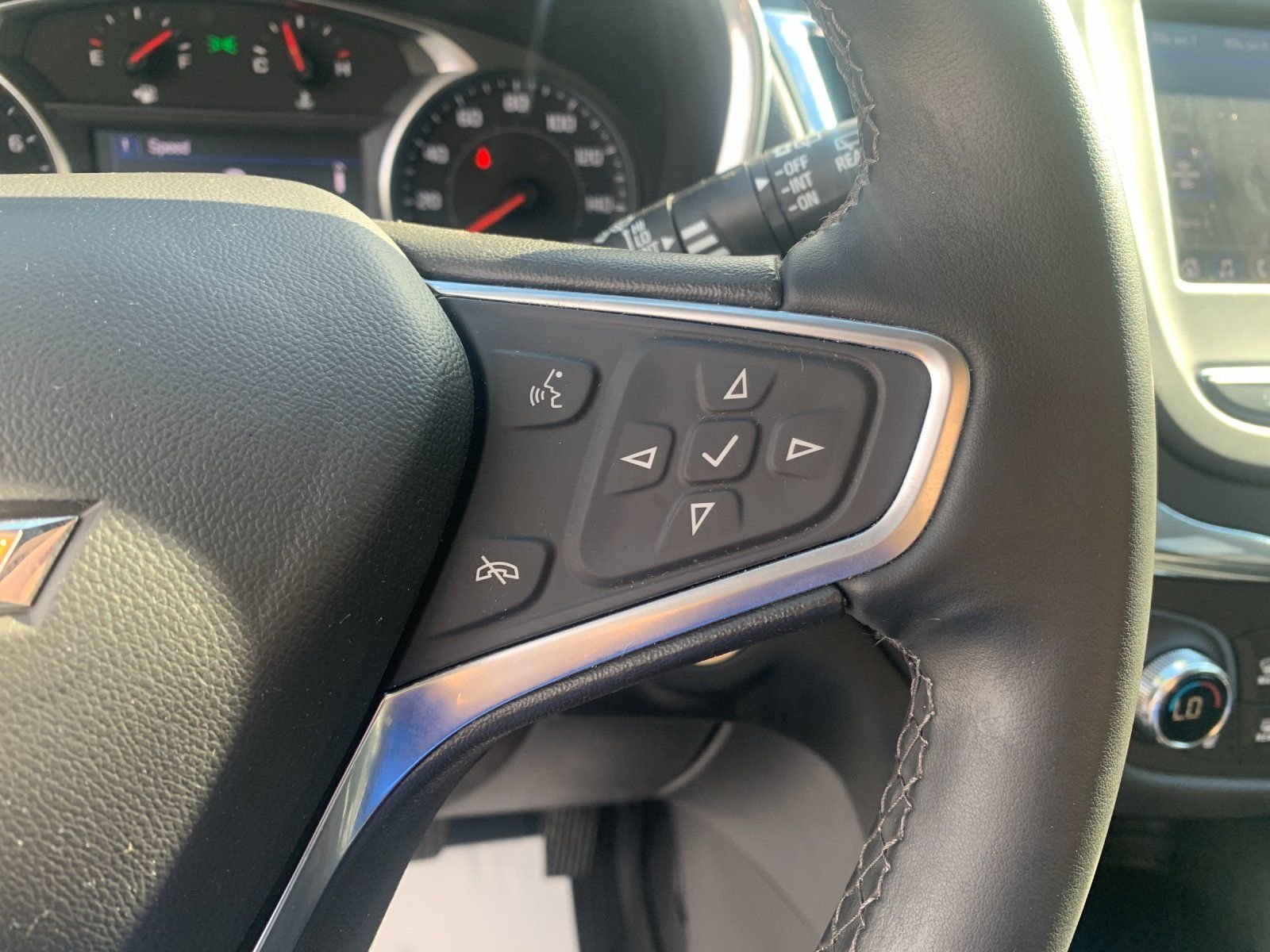 Used 2023 White Chevrolet LT image 29
