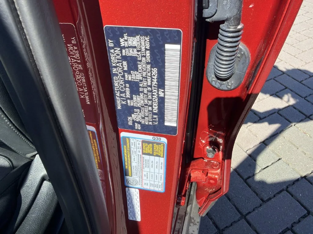 Used 2026 Orange Kia S image 31