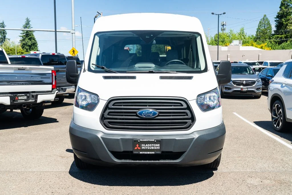 Used 2018 White Ford XL image 2