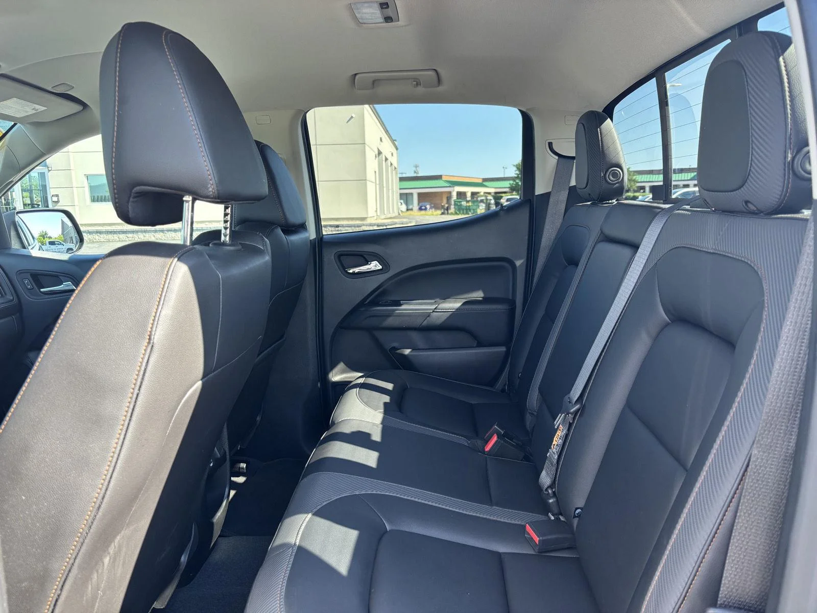Used 2022 Satin Steel Metallic GMC AT4 - Leather image 31