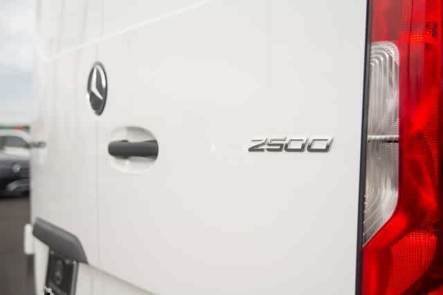 Used 2025 Arctic White Mercedes-Benz  image 16