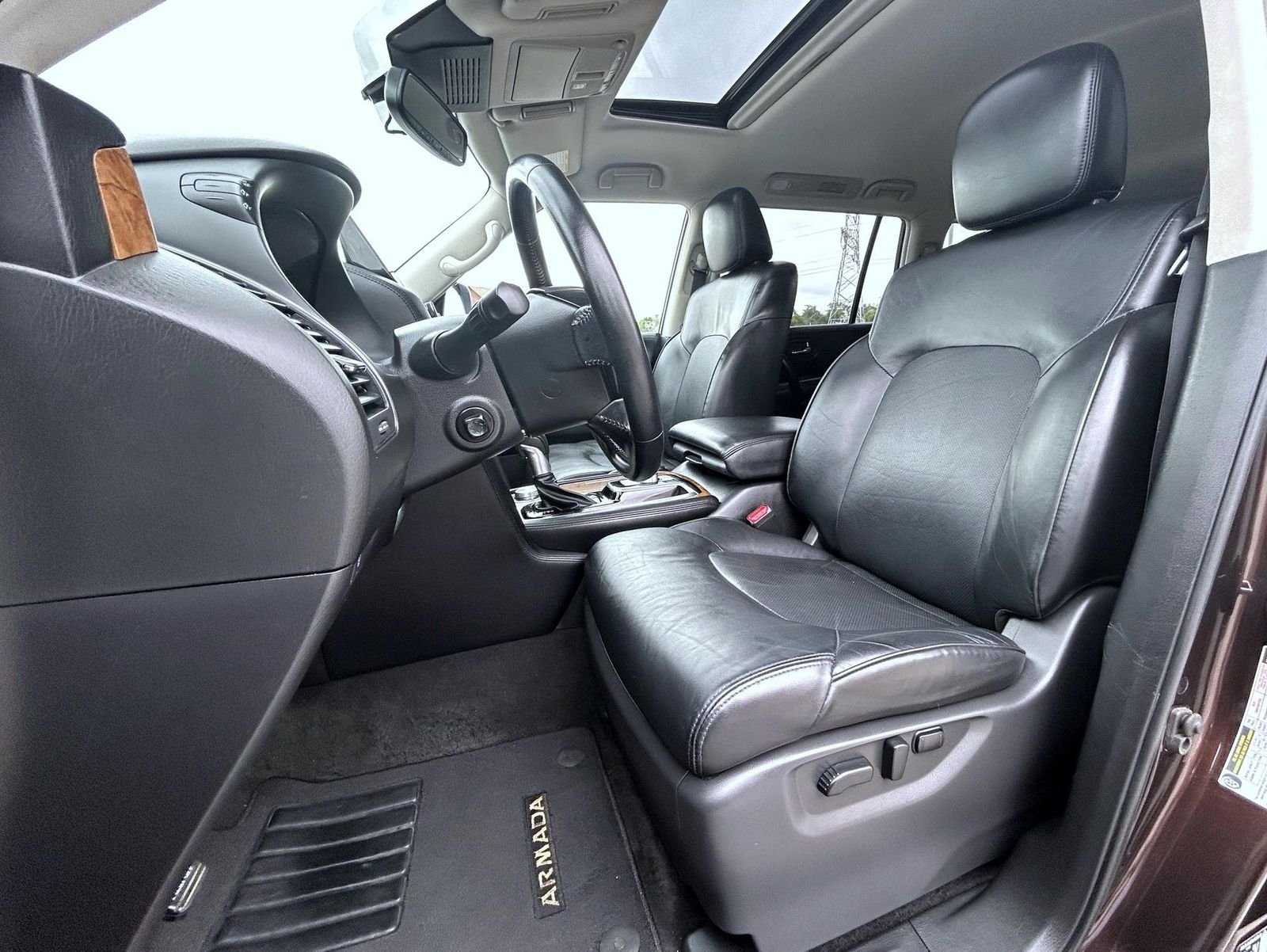 Used 2021 Brown Nissan SL image 10