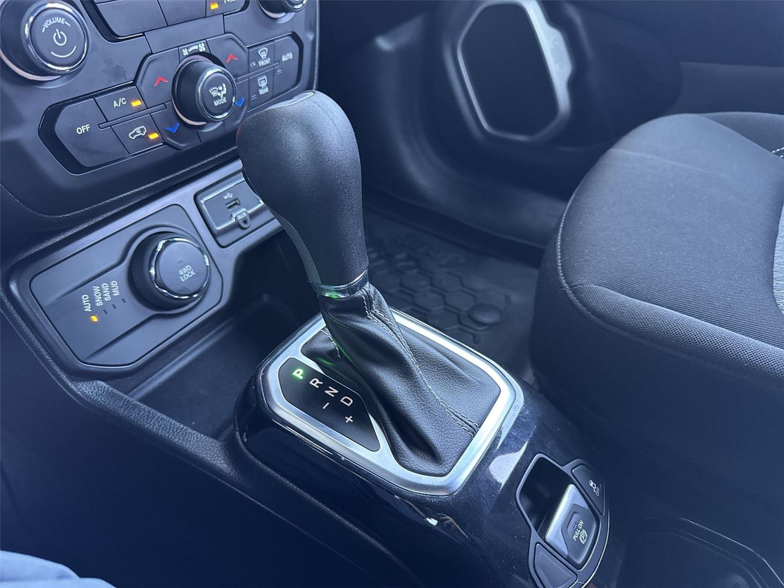 2021 Jeep Renegade 80TH Edition - Photo 16