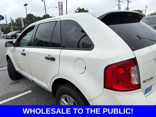 Used 2012 White Suede Ford SE image 14