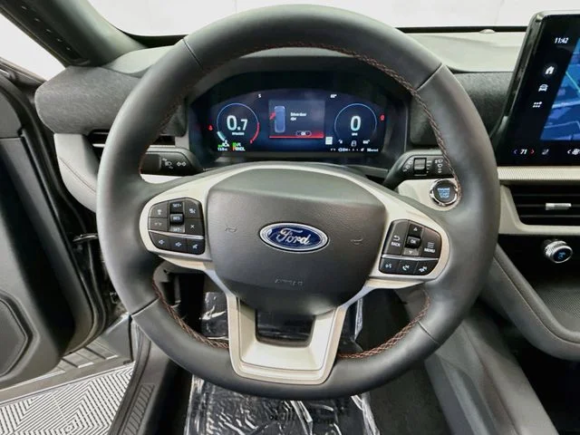 New 2027 Carbonized Gray Metallic Ford Active image 11