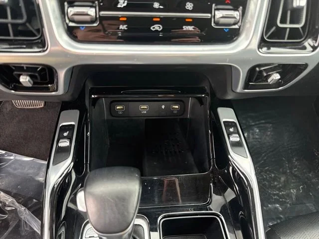 Used 2021 Gray Kia SX image 33