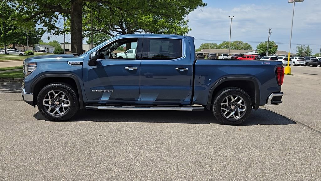 Used 2024 Downpour Metallic GMC SLT image 5