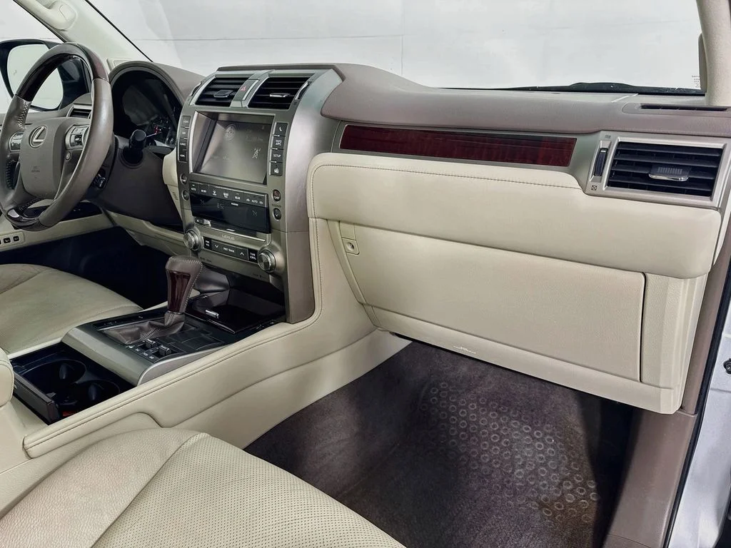 Used 2018 Silver Lexus 460 image 39