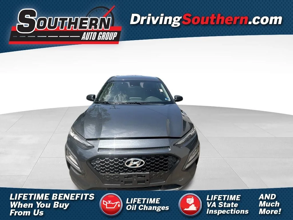 Used 2020 Gray Hyundai SE image 1