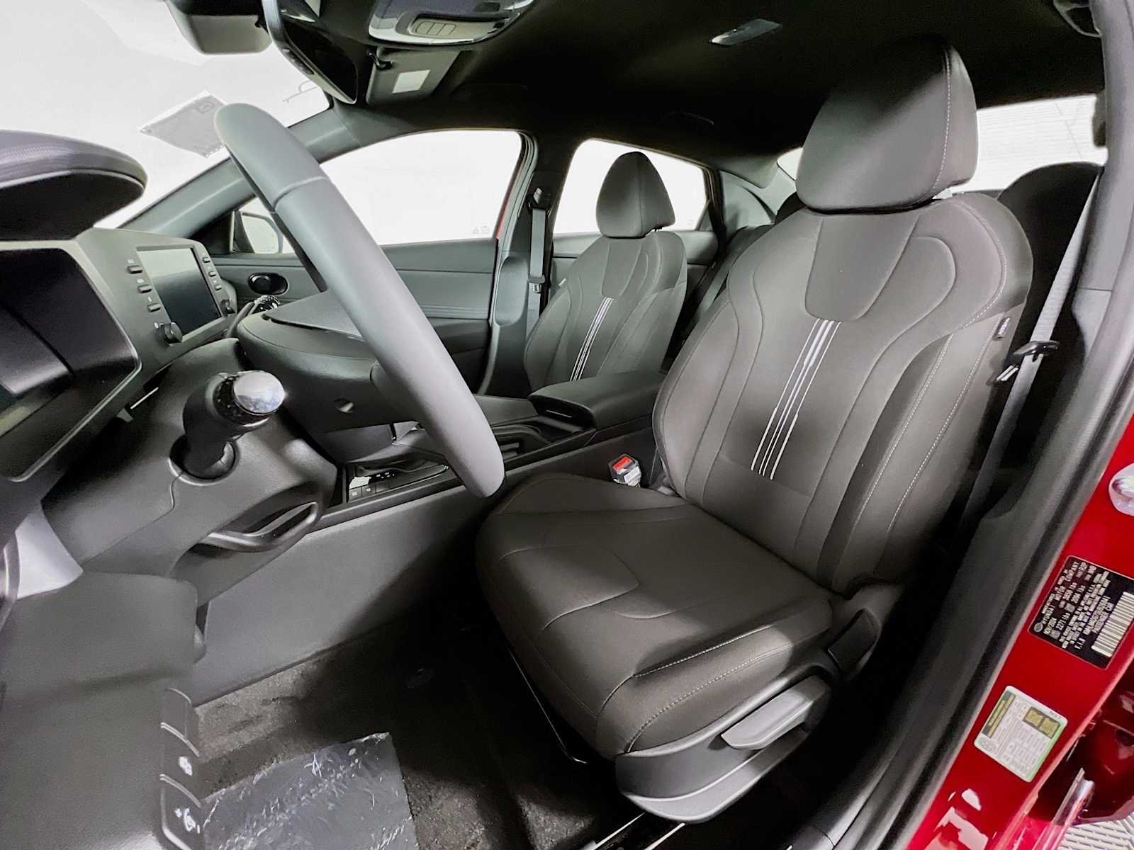 Used 2025 Ultimate Red Hyundai SEL Sport image 9