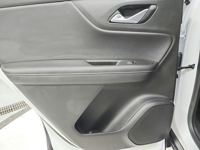 Used 2025 White Chevrolet LT image 35