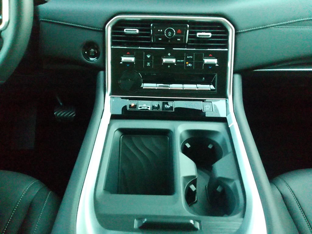 2026 Nissan Armada SV - Photo 40