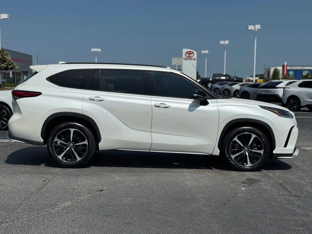 Used 2021 White Toyota XSE image 7