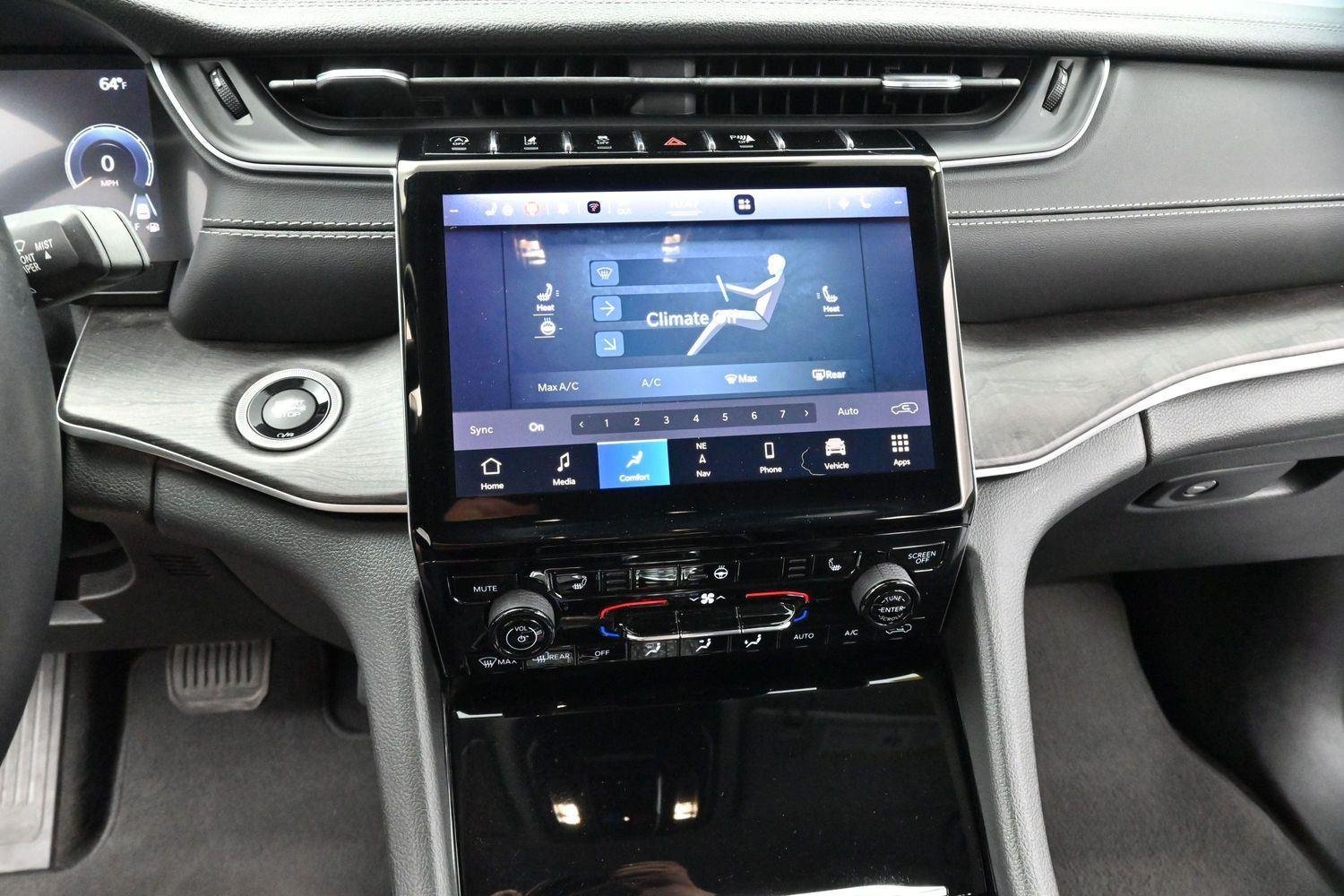 Used 2022 Red Jeep Limited image 22