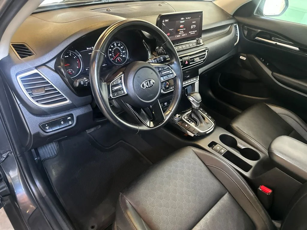 Used 2021 Gray Kia SX image 8