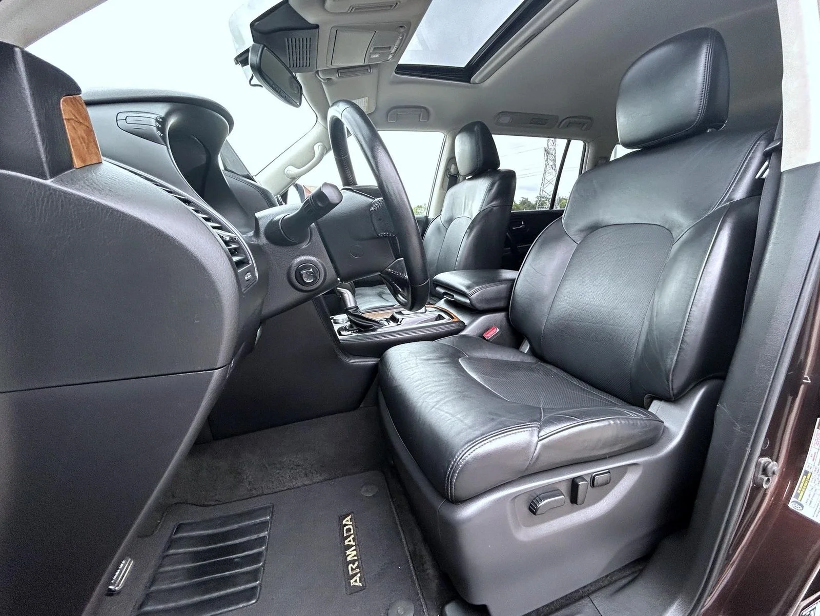 Used 2021 Brown Nissan SL image 10