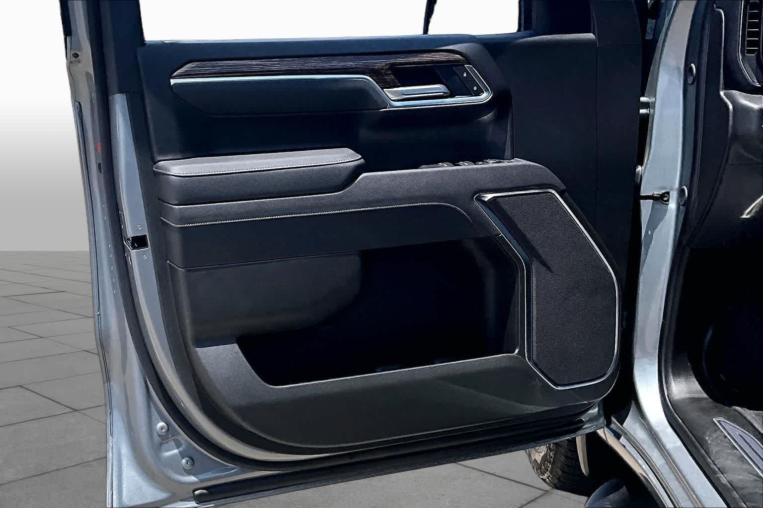 Used 2026 Sterling Metallic GMC Elevation image 22