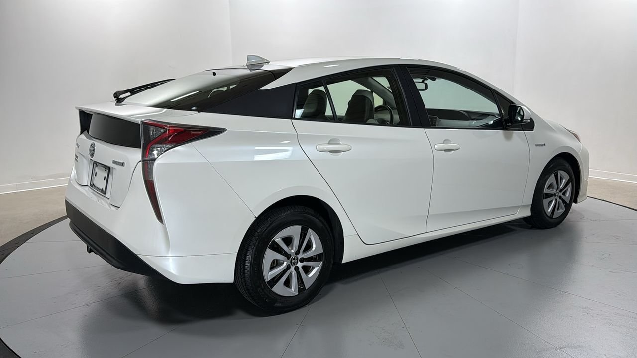 Used 2016 White Toyota Four image 5