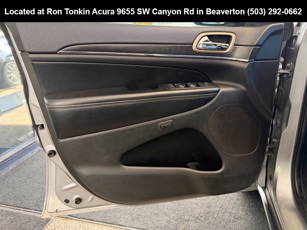 Used 2015 Billet Silver Metallic Clearcoat Jeep Limited image 11