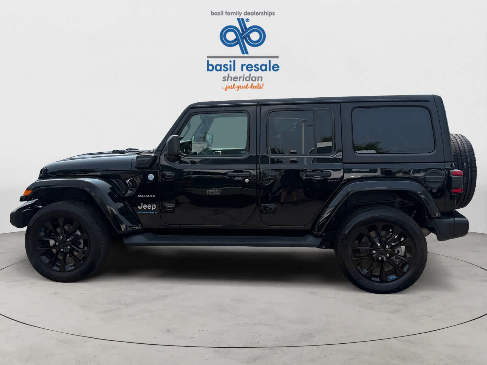 Used 2023 Black Clearcoat Jeep Sahara image 3