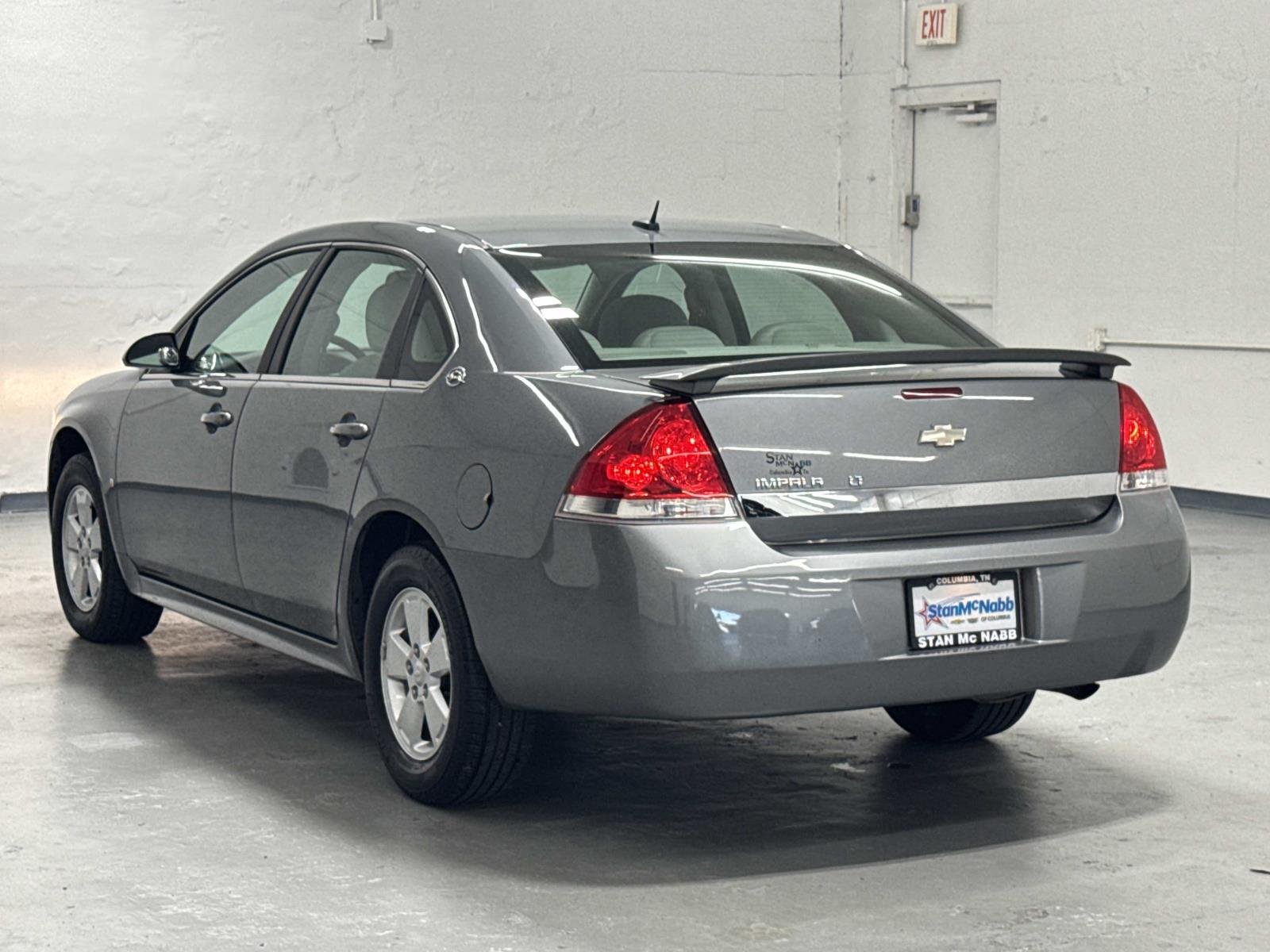 Used 2009 DARK SILVER METALLIC Chevrolet 3.5L LT image 6