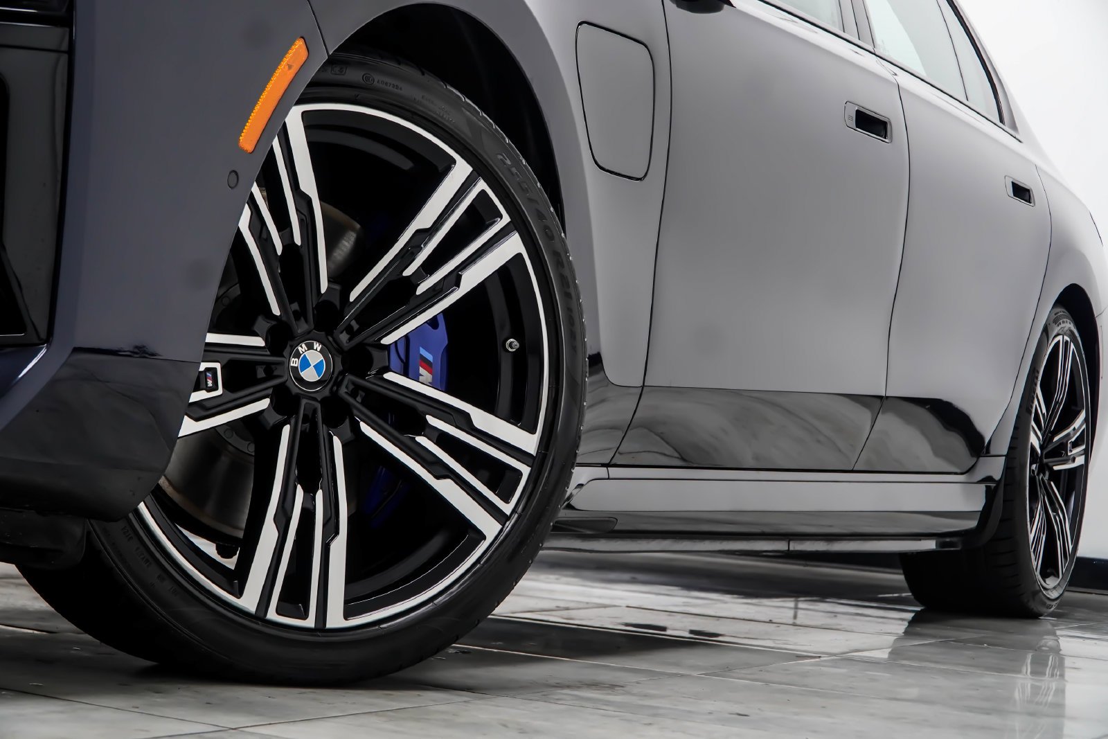 Used 2024 Black BMW 750e xDrive image 6