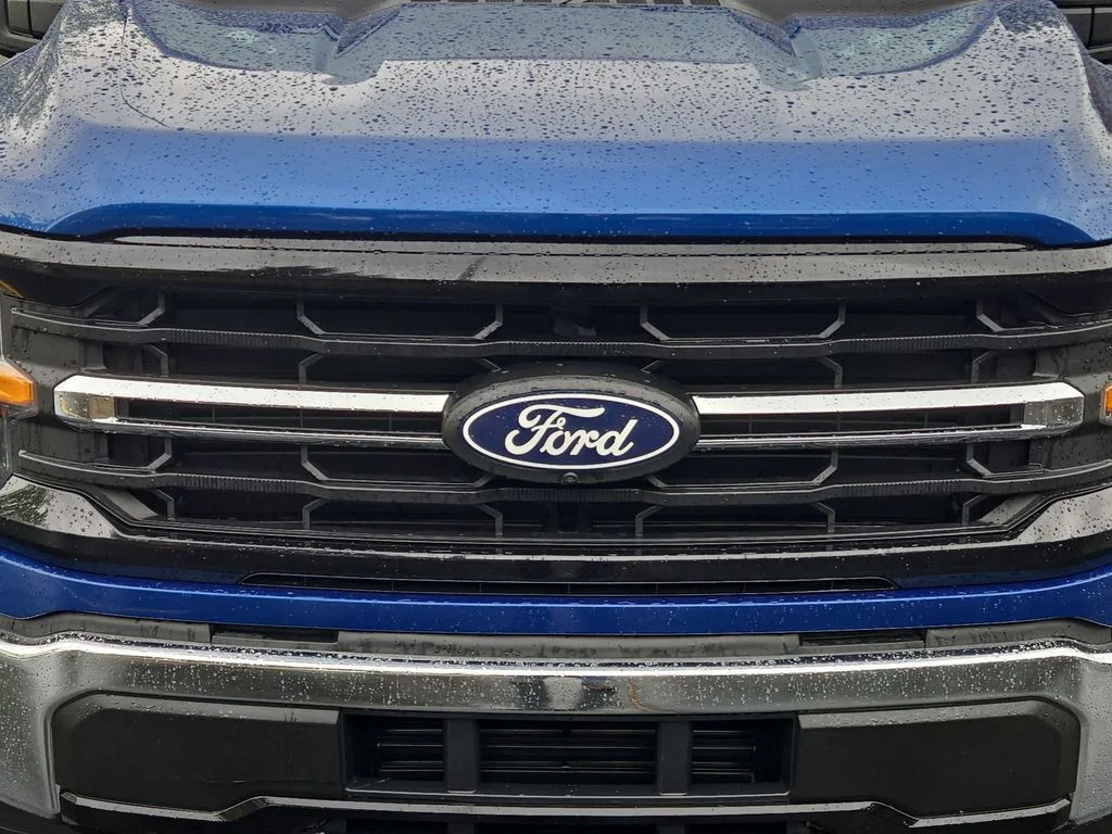 Used 2024 Blue Ford XLT image 18