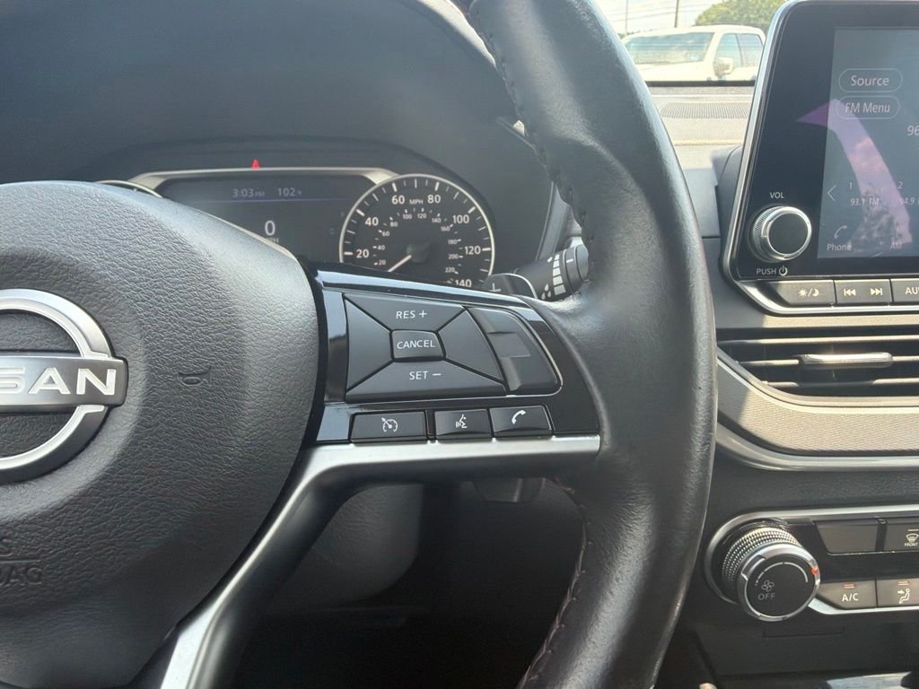 Used 2024 White Nissan 2.5 SR image 27
