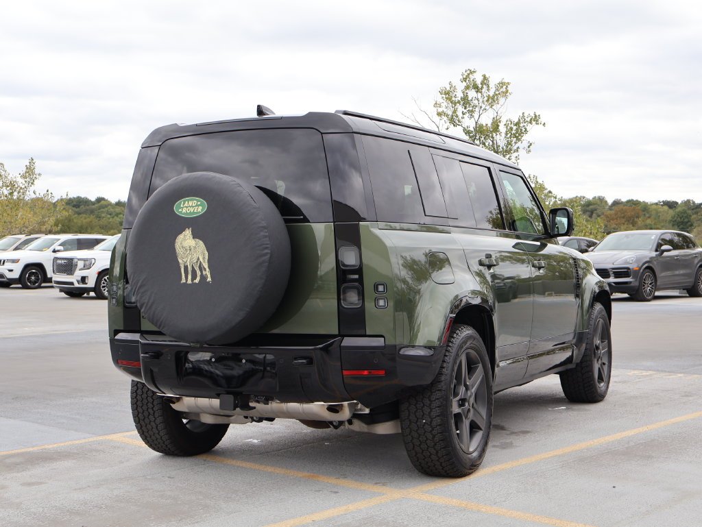Used 2026 Woolstone Green Metallic Land Rover X-Dynamic SE image 7
