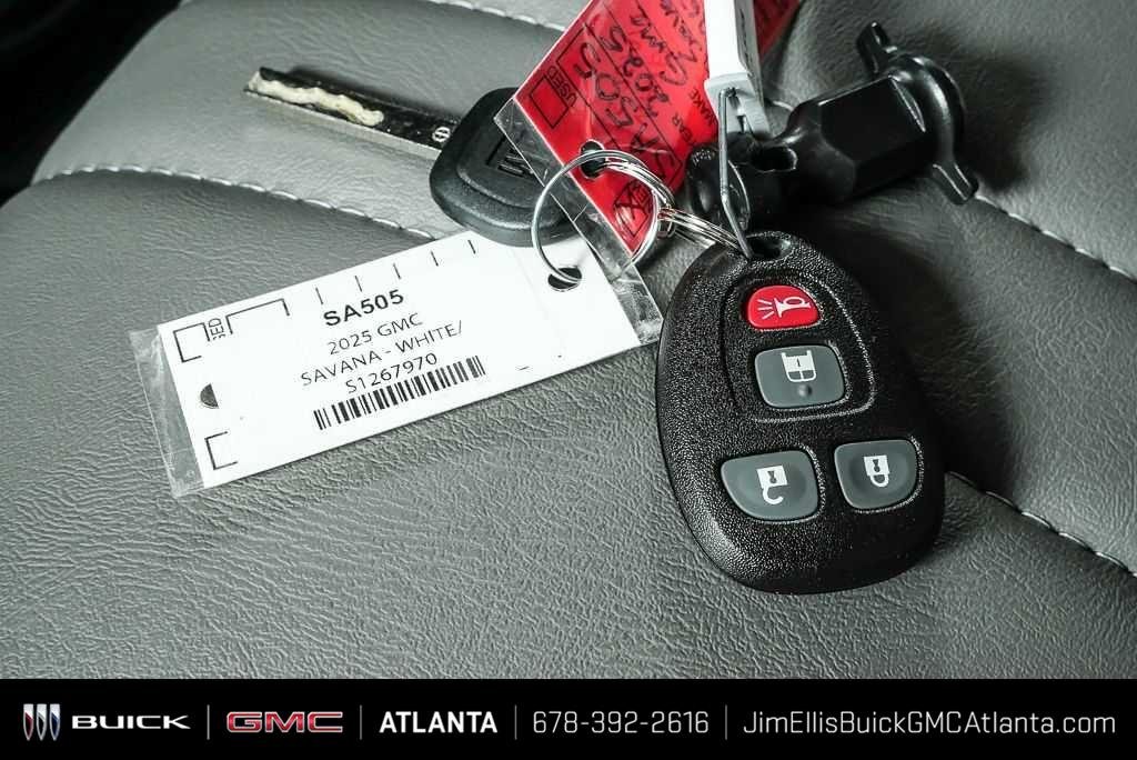 New 2025 Summit White GMC Work Van image 31