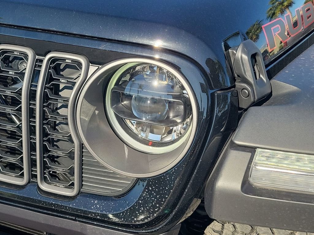 New 2026 Black Clear-Coat Exterior Paint Jeep Rubicon image 16