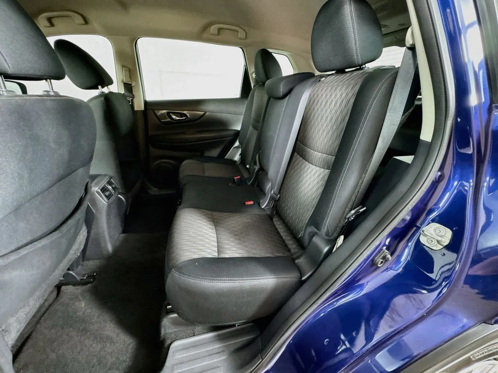 Used 2018 Blue Nissan S image 28
