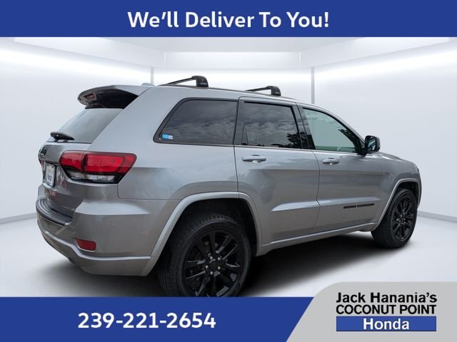 Used 2020 Silver Jeep Altitude image 4
