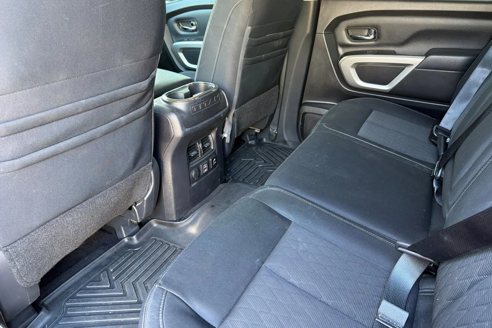 Used 2019 Glacier White Nissan SV image 10