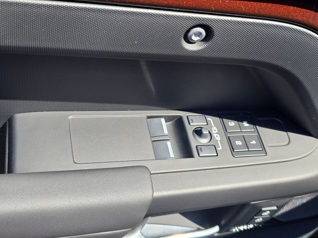 New 2026 Sedona Red LAND ROVER X-Dynamic SE image 29