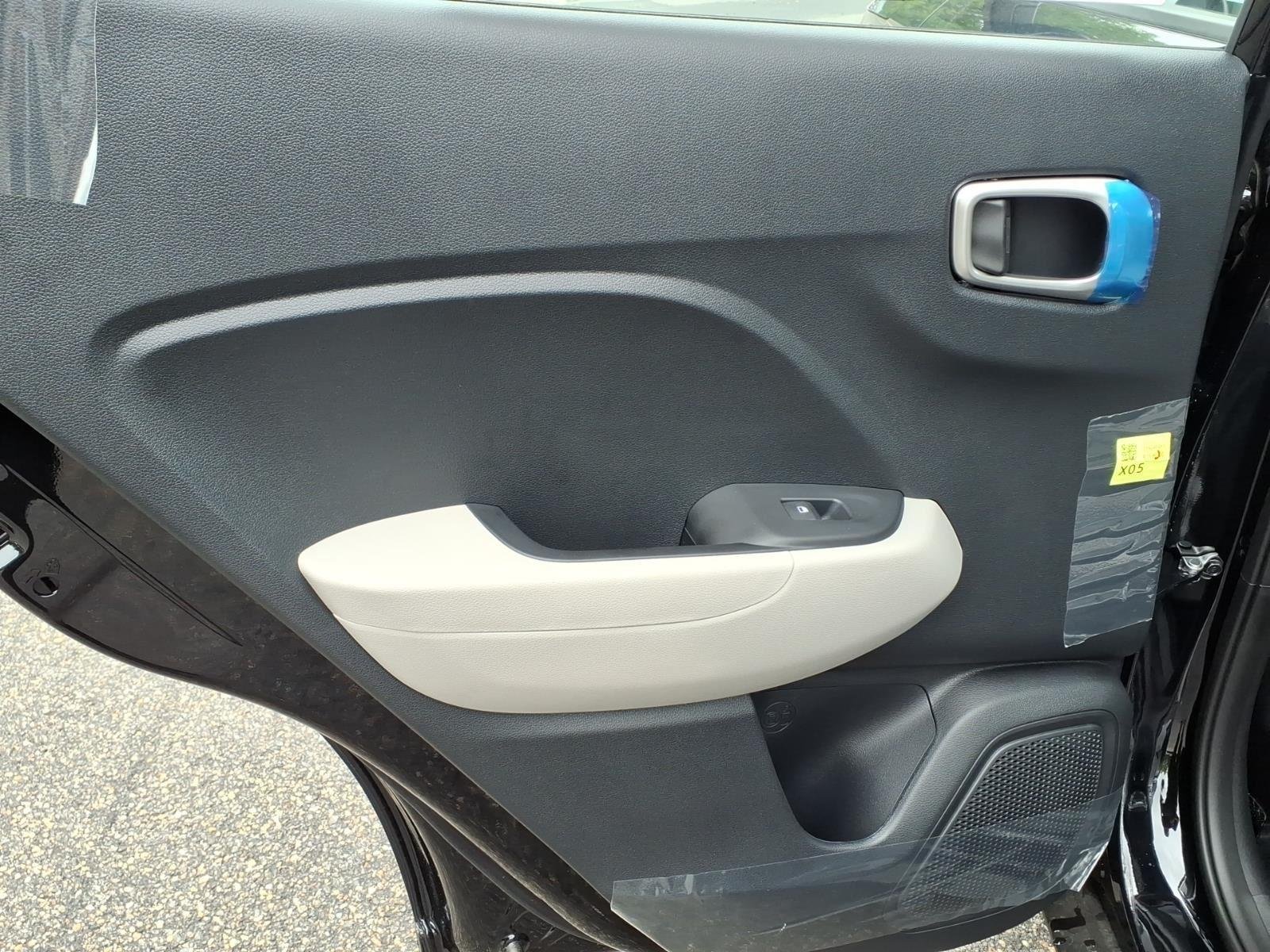 Certified Used 2025 Onyx Black Hyundai SEL image 9