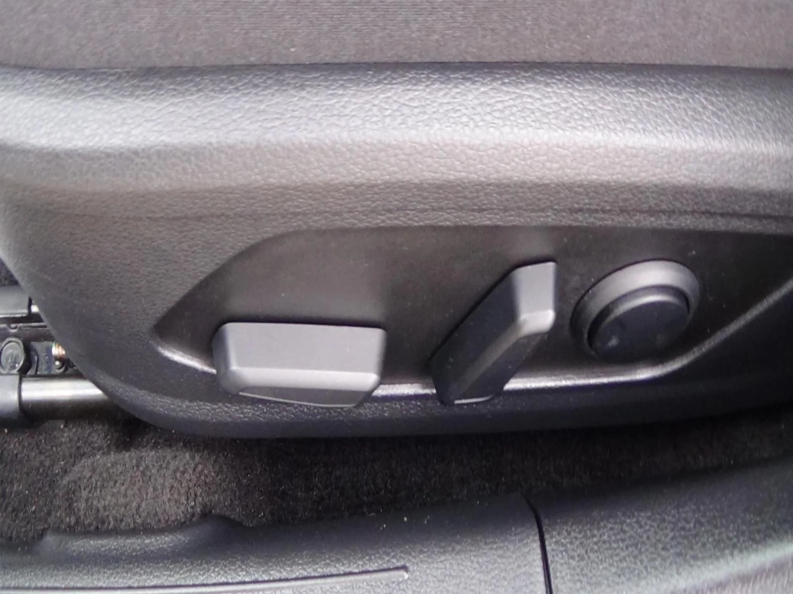 Used 2025 Aero Silver Metallic (t4a) Hyundai SEL image 16