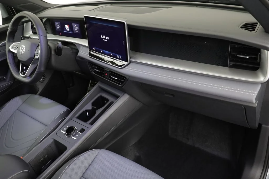 New 2026 Platinum Gray Volkswagen 2.0T SE R-Line Black image 20