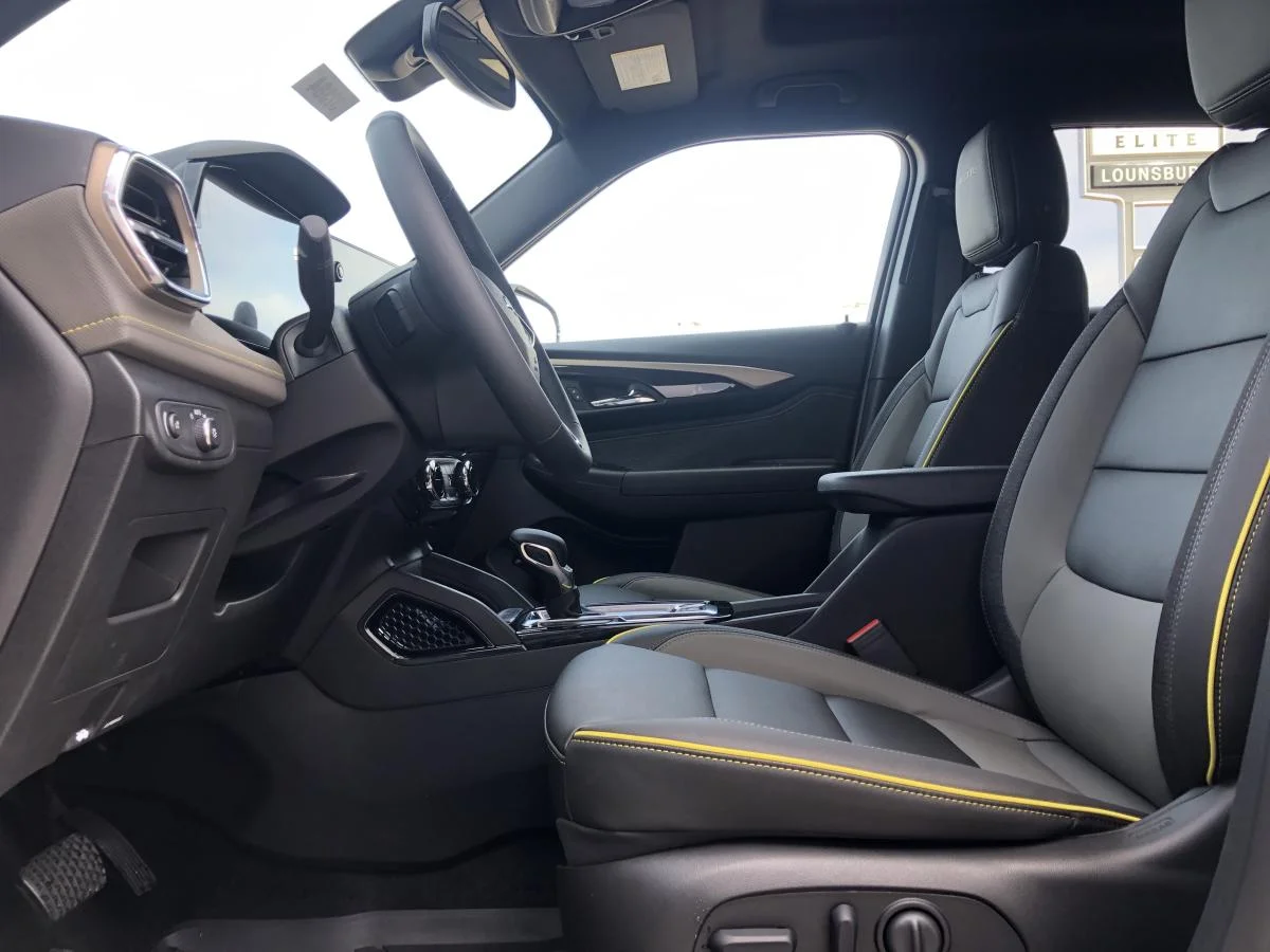 New 2026 White Chevrolet Awd 4dr Activ image 10