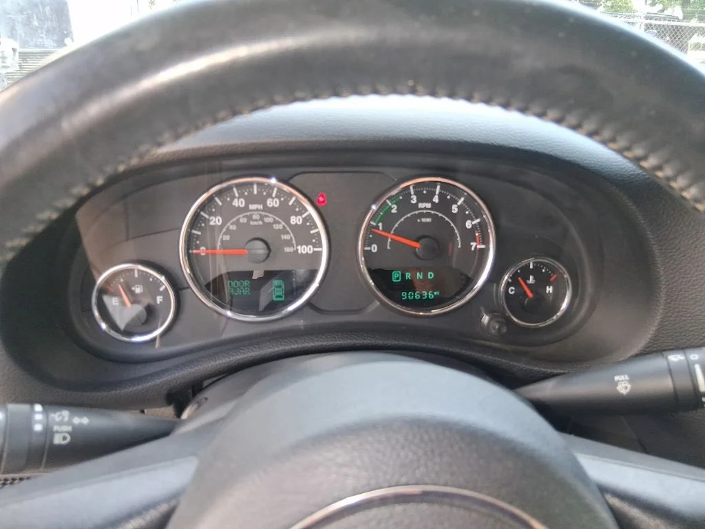 Used 2016 White Jeep Sport image 9