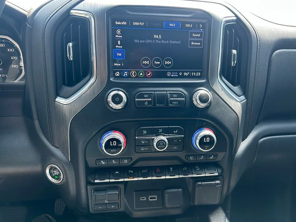Used 2021 White GMC Denali image 14